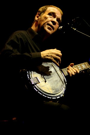 The legendary Finbar Furey performing at The Solstice Arts Centre, Navan, County Meath, Ireland on January 18th 2008. Photograph by Enda Casey - Gasun Photography, Trim, Co. Meath Ireland - www.gasun.net