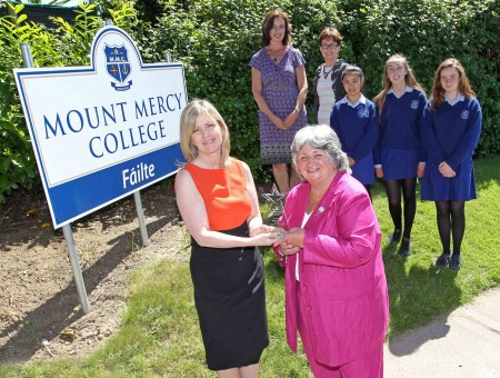 Mount Mercy College, Model Farm Road, Cork, receives Tròcaire School Award, in recoginition of the long tern and outstanding support, at Mount Mercy College, Cork. Janet Twomey, Tròcaire's Manager in Cork, presents the Tròcaire Award to Padraigin Ui Riordain, Principal, Mount Mercy College, also included are, Anne Nally, Peace & Justice at the College, Therese Culligan, College Fundraising, Siùn Nally, Katie Gaynor and Noelette Roche, best Tròcaire fundraisers. Picture: Jim Coughlan.