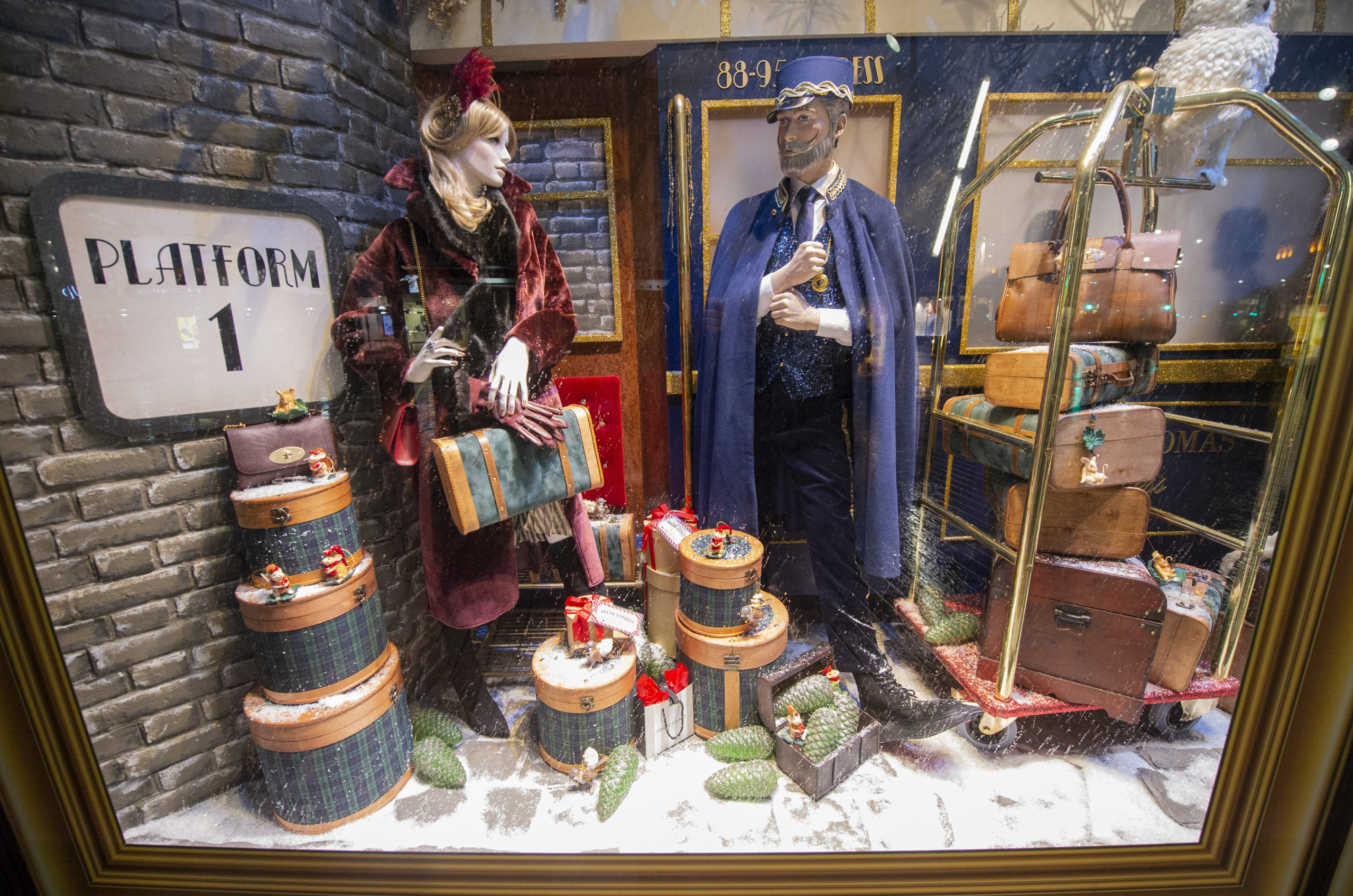 WATCH: Brown Thomas has revealed their festive window display and it's as  beaut as ever