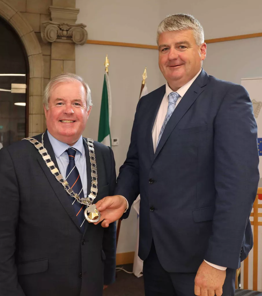 Former Cork Lord Mayor secures Waterford chain - Vimarsana News