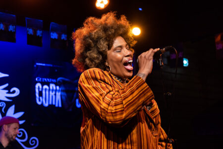 Macy Gray surprises fans at a secret gig ahead of her sold out show at the Guinness Cork Jazz Festival - Vimarsana News